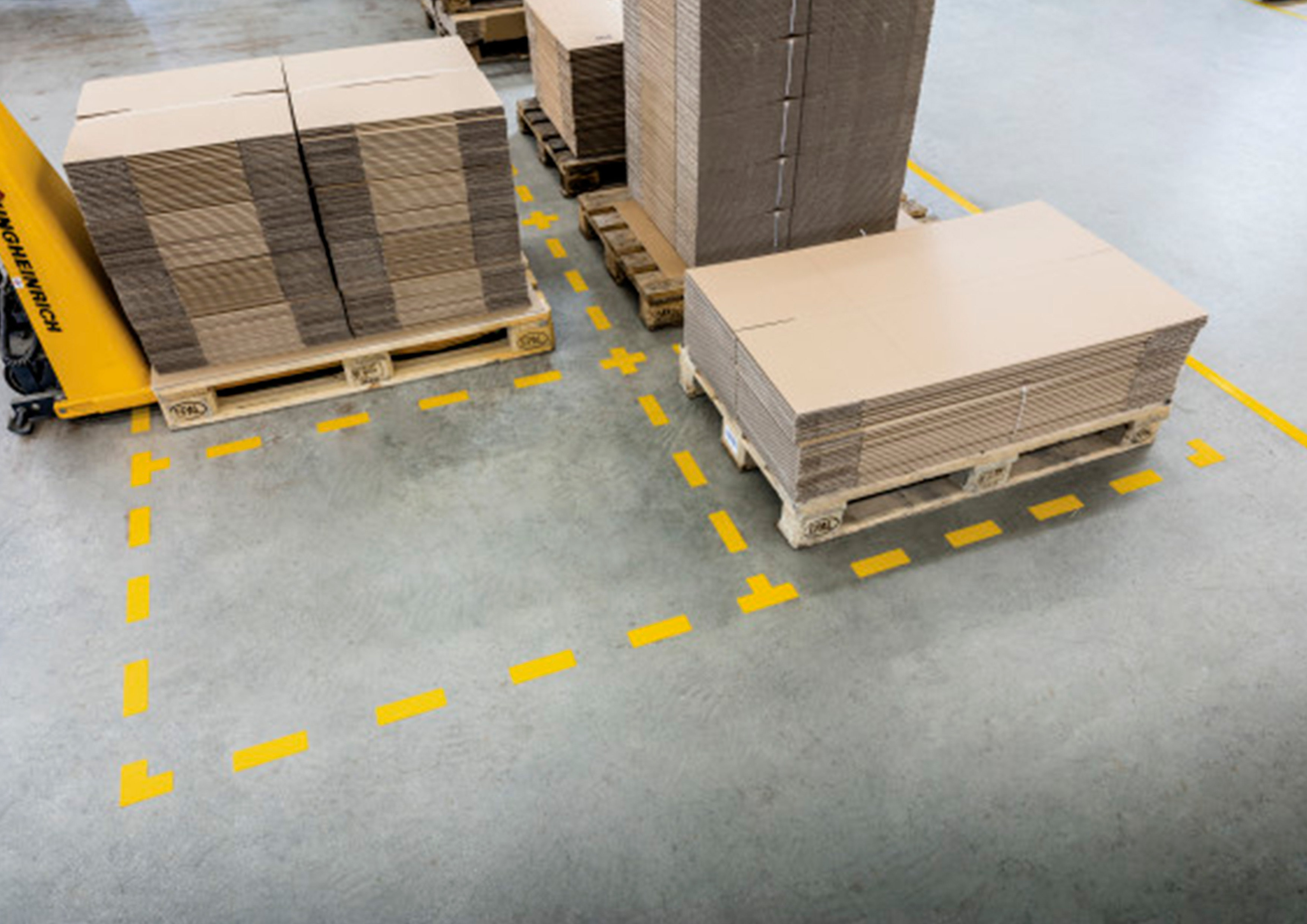 MARQUAGE AU SOL DURABLE IDENTIFICATION ZONES DE DANGER PASSAGE STOCKAGE FORME CROIX 150X0,7X150MM INTERIEUR