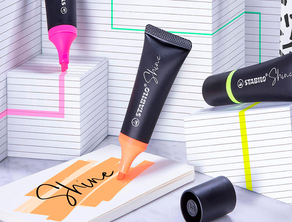 SURLIGNEUR STABILO SHINE FORME DE TUBE POINTE BISEAUTEE LARGEUR TRACE 2/5MM COLORIS ROSE
