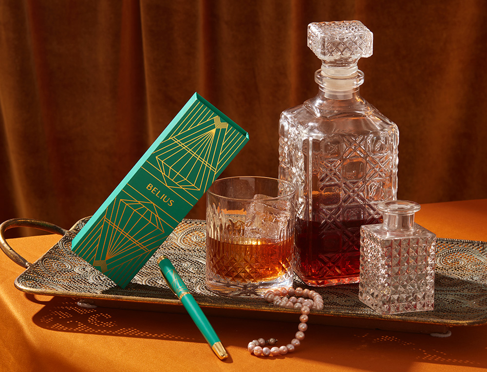 STYLO-PLUME ET ETUI SIMILI CUIR BELIUS SOIREE ALUM. DETAILS ET ATTRIBUTS OR ENCRE BLEUE COLORIS TURQUOISE COFFRET CADEAU
