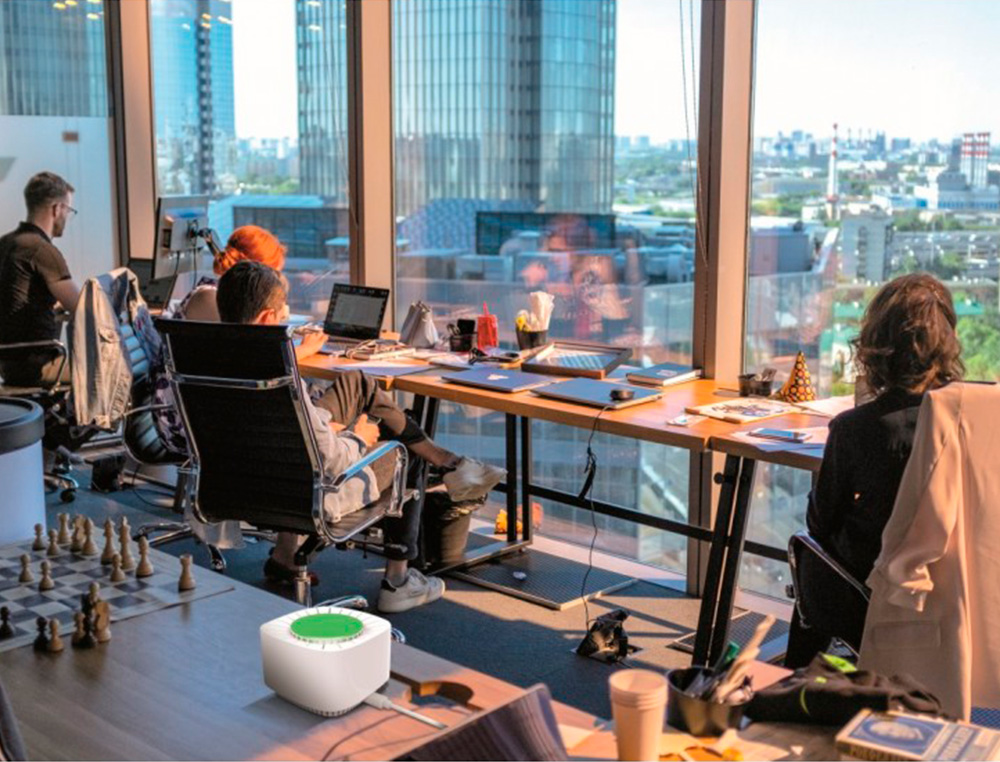 CAPTEUR DE CO2 ALERTE PAR VARIATION DE COULEUR AVEC     ALARME AUTOMATIQUE ET         CONNECTION WIFI