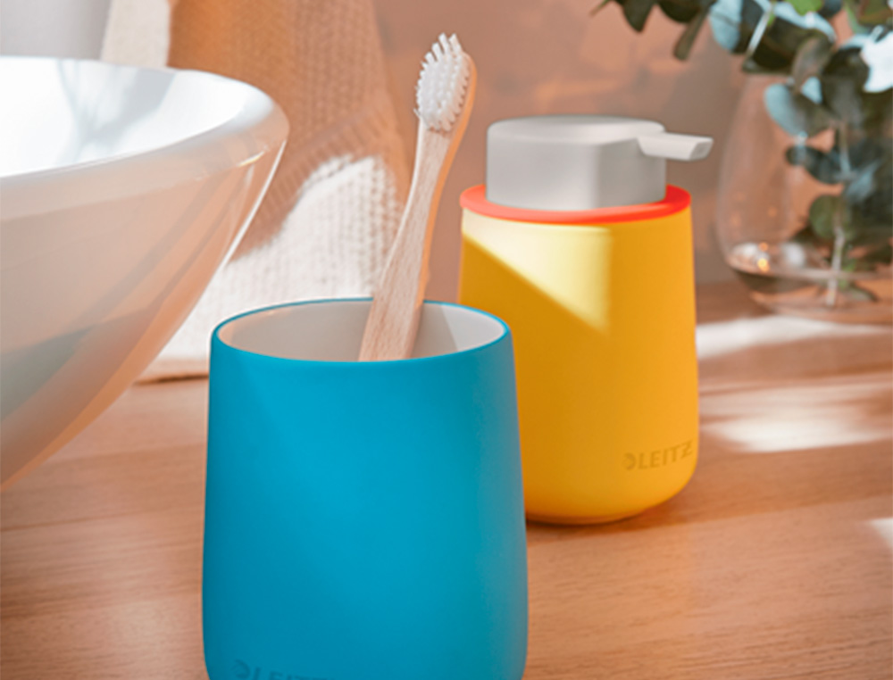 POT A CRAYON LEITZ COSY CERAMIQUE BLEU 108MM DIAMETRE 85MM