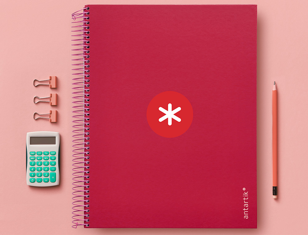 CAHIER SPIRALE ANTARTIK A4 240P 100G REMBORDE 5X5MM MICROPERFORE 5 BANDES 4 TROUS COLORIS FRAMBOISE