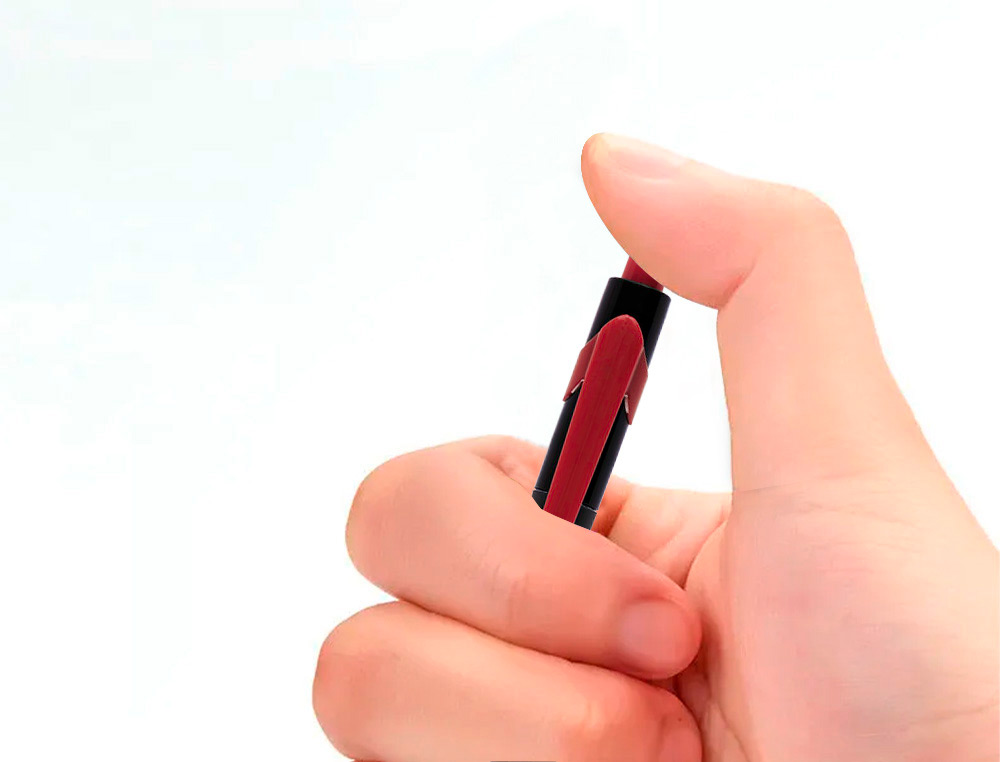 STYLO-BILLE Q-CONNECT LAMBDA RÉTRACTABLE ÉCRITURE MOYENNE 0.7MM POINTE MÉTAL CORPS CAOUTCHOUC COULEUR ENCRE ROUGE