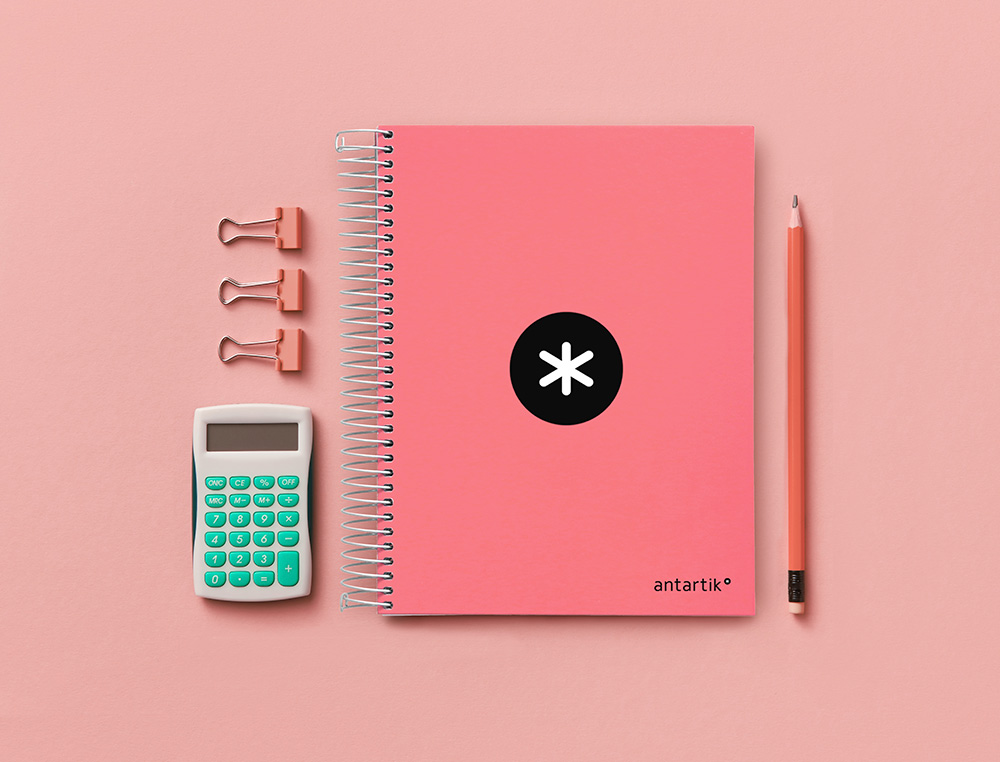 CAHIER SPIRALE ANTARTIK A4 100G COUVERTURE REMBORDEE SEYES SANS BANDES 4 TROUS 120FCOLORIS CORAIL