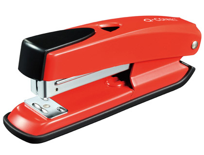 AGRAFEUSE BUREAU Q-CONNECT CONOMIQUE PLASTIQUE 34X50X135MM 20 FEUILLES AGRAFES 24/6 ET 26/6 STRIP HALF COLORIS ROUGE